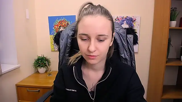  Nicole new online show from February 2025 12:37:01 PM