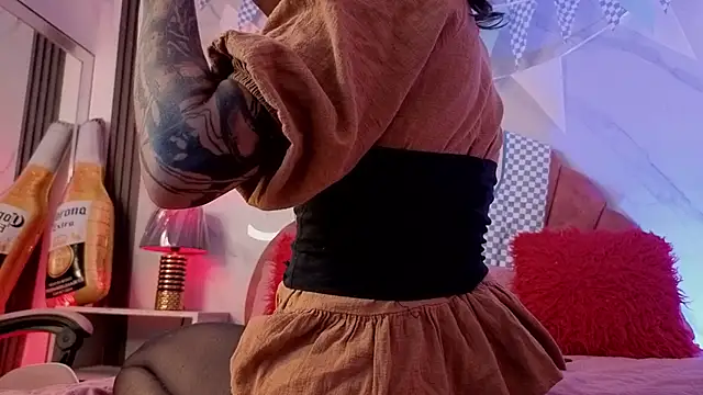 Layla Cullen online show from September 2025 08:02:01 PM