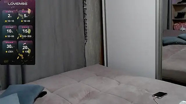 Carrie Moonshine online show from March 2025 06:30:01 PM