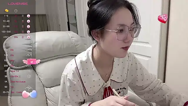 Snapshot of LeLe-666 chatting on January 2025 06:19:02 PM LeLe-666 online show from January 2025 06:19:02 PM