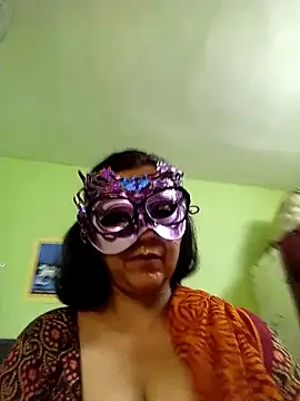 Snapshot of DesiMuffin chatting on December 2024 08:41:01 AM DesiMuffin online show from December 2024 08:41:01 AM