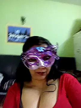Snapshot of DesiMuffin chatting on December 2024 10:56:01 AM DesiMuffin online show from December 2024 10:56:01 AM