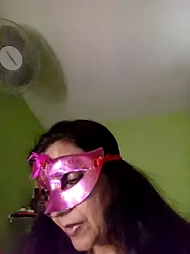 Snapshot of DesiMuffin chatting on December 2024 08:18:01 AM DesiMuffin online show from December 2024 08:18:01 AM