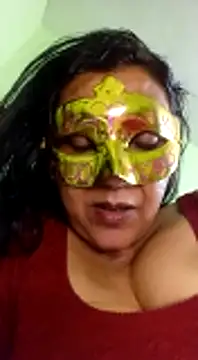 Snapshot of DesiMuffin chatting on January 2025 09:27:01 AM DesiMuffin online show from January 2025 09:27:01 AM