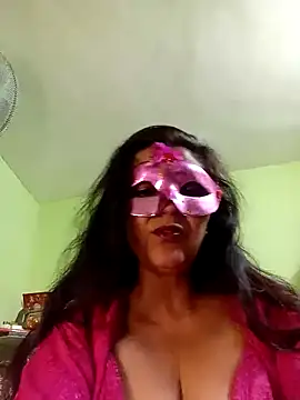 Snapshot of DesiMuffin chatting on January 2025 08:52:01 AM DesiMuffin online show from January 2025 08:52:01 AM