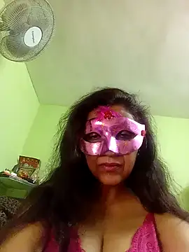Snapshot of DesiMuffin chatting on January 2025 02:31:02 AM DesiMuffin online show from January 2025 02:31:02 AM