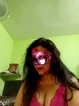 Snapshot of DesiMuffin chatting on February 2025 09:15:01 PM DesiMuffin online show from February 2025 09:15:01 PM
