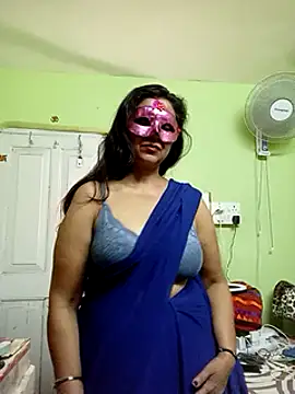 Snapshot of DesiMuffin chatting on March 2025 08:27:02 PM DesiMuffin online show from March 2025 08:27:02 PM