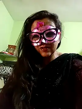 Snapshot of DesiMuffin chatting on March 2025 06:55:01 PM DesiMuffin online show from March 2025 06:55:01 PM