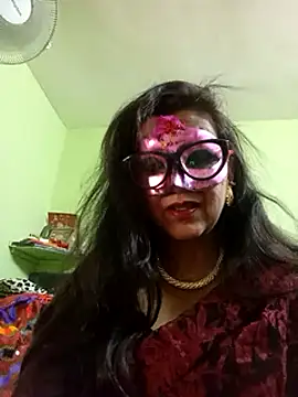 Snapshot of DesiMuffin chatting on March 2025 08:29:02 PM DesiMuffin online show from March 2025 08:29:02 PM