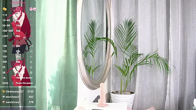 Snapshot of BelleSkye chatting on January 2025 12:51:02 PM BelleSkye online show from January 2025 12:51:02 PM