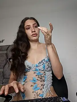 aurelialux online show from December 2025 08:35:01 PM