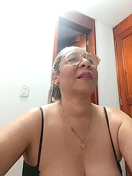 Snapshot of MATTHEW_MRANDA chatting on February 2025 10:33:01 PM MATTHEW MRANDA online show from February 2025 10:33:01 PM