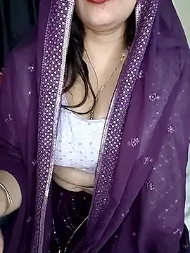 Snapshot of kaamuk_shweta chatting on September 2025 10:44:02 PM kaamuk shweta online show from September 2025 10:44:02 PM