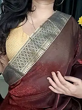 Snapshot of kaamuk_shweta chatting on October 2025 10:18:01 PM kaamuk shweta online show from October 2025 10:18:01 PM