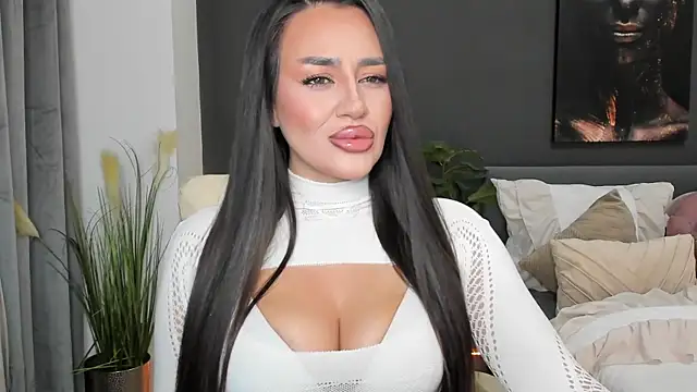 Sonia  Rey online show from March 2026 07:20:02 PM