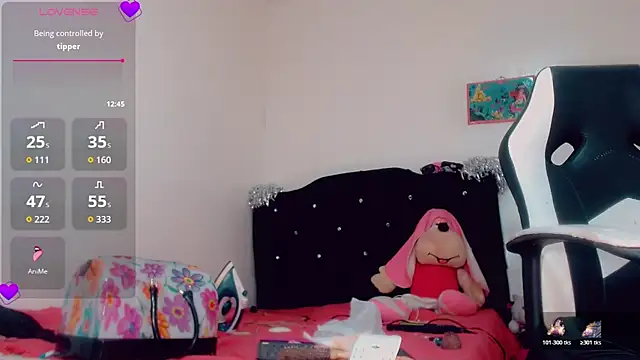 Oriana braom online show from November 2025 07:12:01 PM