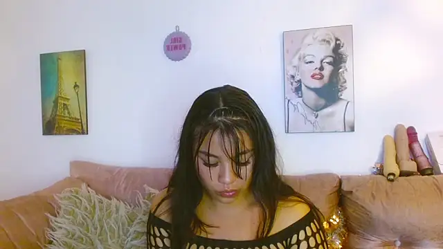 hinataleecs online show from January 2025 12:18:01 PM