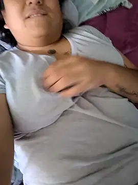 EmpaticBolillo online show from November 2025 04:38:01 PM