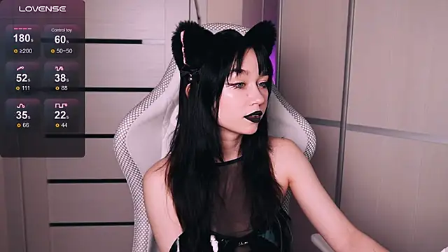 Snapshot of Kimiko__ chatting on June 2026 12:28:01 AM Kimiko online show from June 2026 12:28:01 AM
