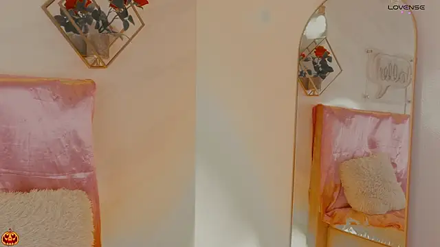 Snapshot of _Rouse_v chatting on October 2025 02:18:01 PM Rouse v online show from October 2025 02:18:01 PM