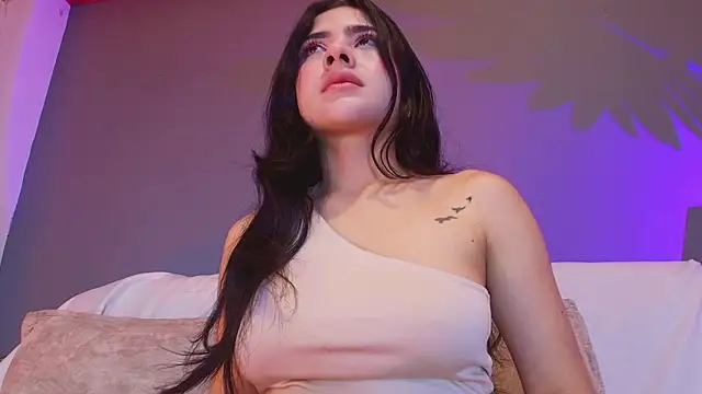 adara johnson   online show from April 2026 11:46:02 AM