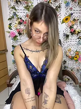 Snapshot of loira_messi chatting on May 2026 05:01:02 AM loira messi online show from May 2026 05:01:02 AM