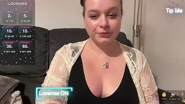 NaughtyWifeUK online show from December 2024 09:17:01 PM