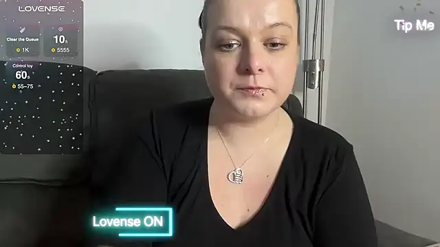 NaughtyWifeUK online show from December 2024 08:43:01 PM