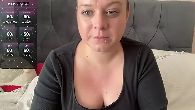 NaughtyWifeUK online show from April 2026 12:16:02 PM