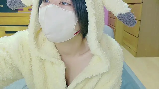 Snapshot of _usya_2525 chatting on March 2025 04:33:01 PM usya 2525 online show from March 2025 04:33:01 PM