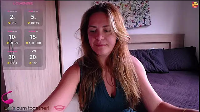 ParisW online show from October 2025 08:20:01 PM