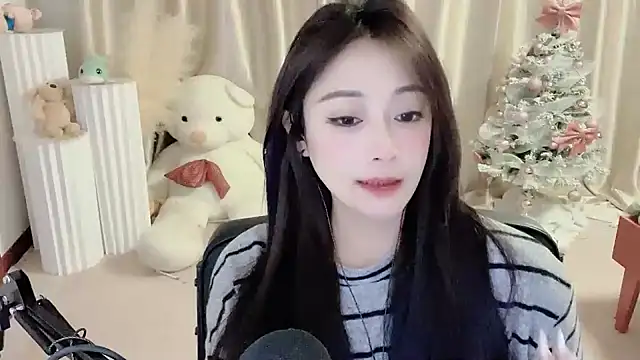 Daisy-77 online show from December 2024 06:57:02 PM