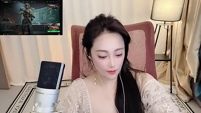 Snapshot of Daisy-77 chatting on June 2026 02:33:01 PM Daisy-77 online show from June 2026 02:33:01 PM