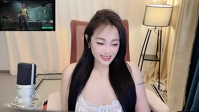 Snapshot of Daisy-77 chatting on June 2026 01:50:02 PM Daisy-77 online show from June 2026 01:50:02 PM