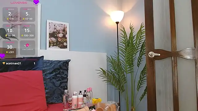 cintia hills online show from March 2026 04:17:02 AM