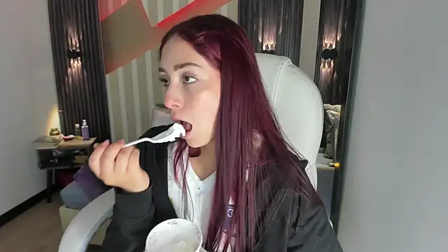 emily layton online show from March 2026 12:17:02 AM