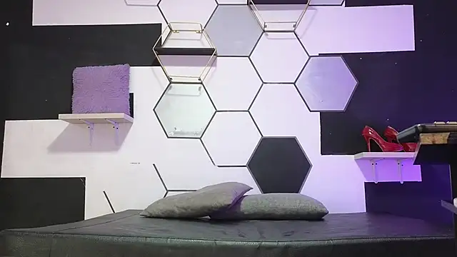 alondrabigtits online show from September 2025 11:54:02 AM