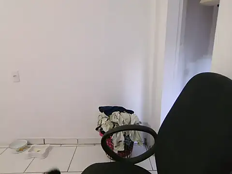 maliamiller online show from April 2026 10:39:02 AM