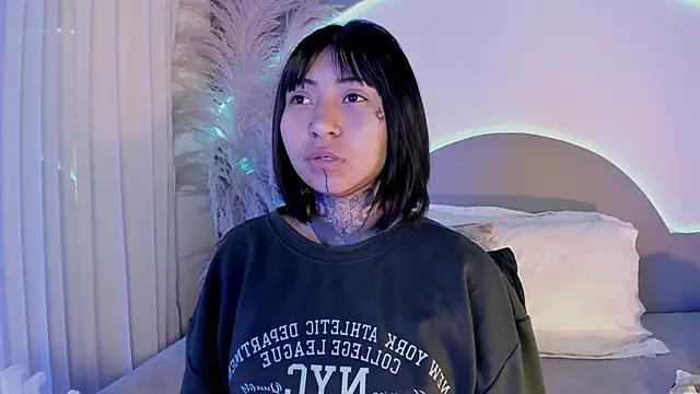 Evangeline bell online show from September 2025 12:32:01 PM