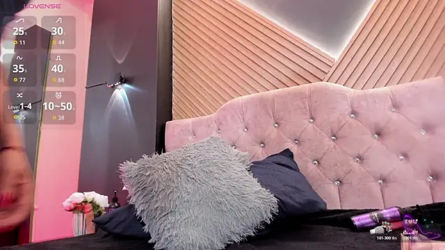 FelinaJohnson online show from April 2026 08:20:02 PM