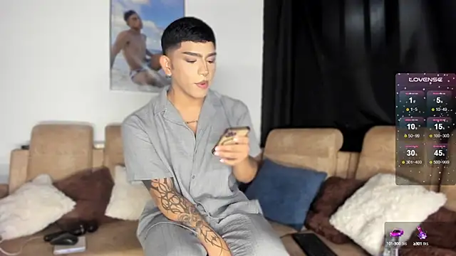 Snapshot of babydragun chatting on October 2025 12:08:02 AM babydragun online show from October 2025 12:08:02 AM