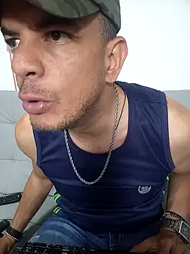 latinmartin73 online show from February 2025 12:49:01 AM