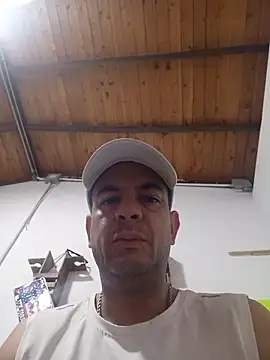 latinmartin73 online show from October 2025 01:28:01 PM