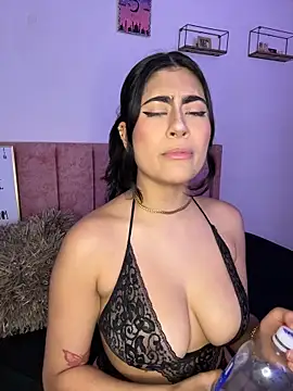 miakhalifaaa  online show from October 2025 09:47:02 PM