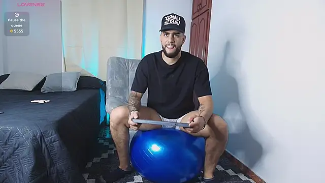 Colt Perci online show from November 2025 11:27:01 PM