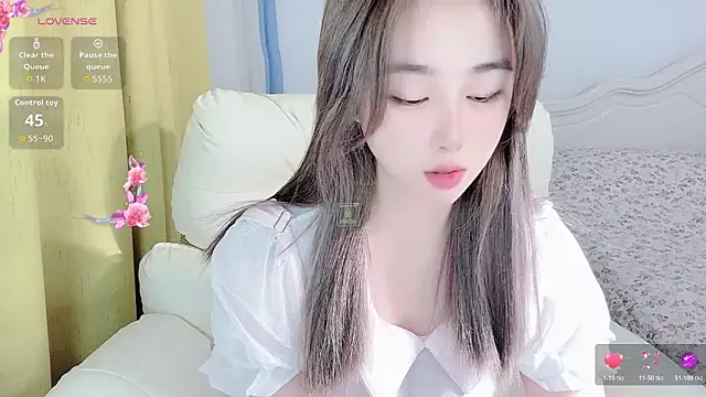 Snapshot of Caitlyn__ chatting on February 2026 02:04:02 PM Caitlyn online show from February 2026 02:04:02 PM