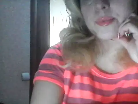 Snapshot of SweetCandy356 chatting on March 2025 10:46:01 AM SweetCandy356 online show from March 2025 10:46:01 AM