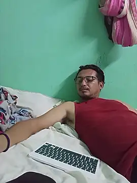 Andresguz35 online show from December 2025 05:46:01 AM