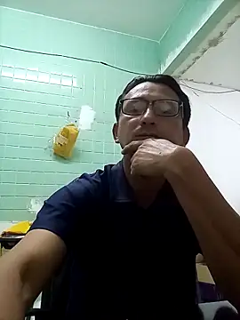 Andresguz35 online show from February 2026 05:29:01 PM